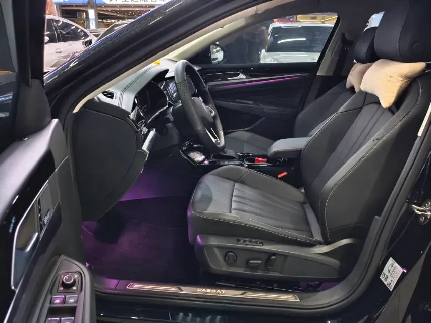2025 Volkswagen Passat 2.0T 220HP L4 7DCT,autocango,china used car exporter,china ev exporter,chinese used car exporter,chinese used ev exporter