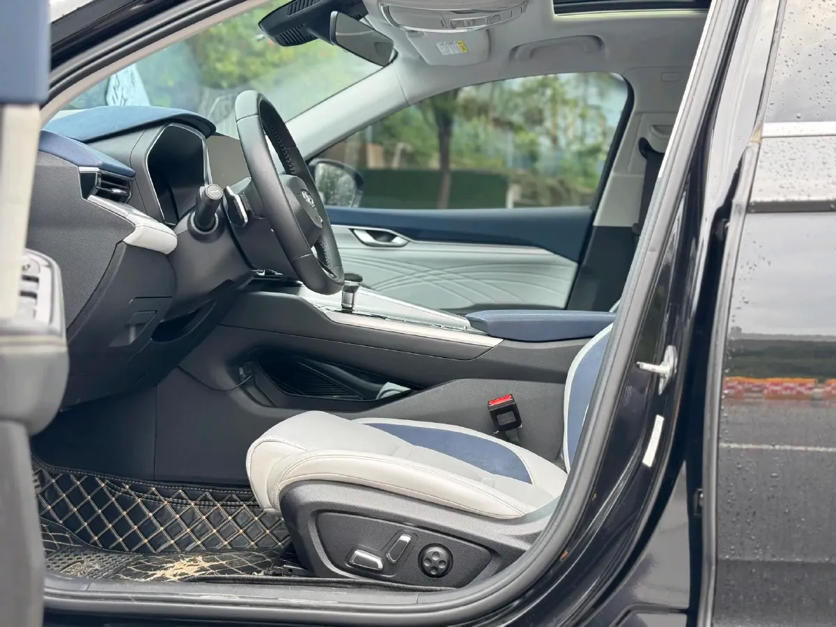 2021 Geely Preface 2.0T 190HP L4 7DCT,autocango,china used car exporter,china ev exporter,chinese used car exporter,chinese used ev exporter