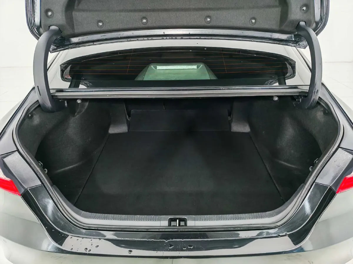 2021 Toyota Camry 2.0L 178HP L4 CVT,autocango,china used car exporter,china ev exporter,chinese used car exporter,chinese used ev exporter