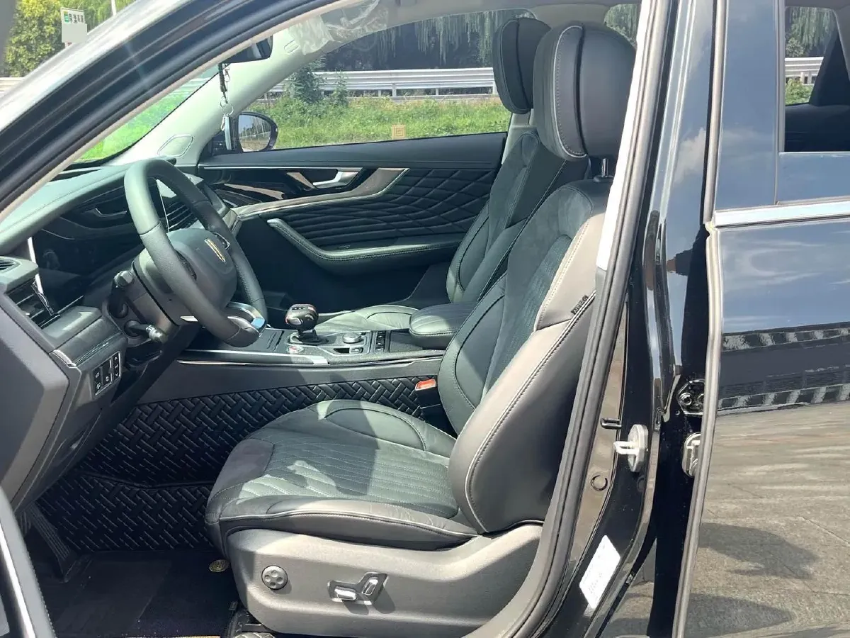 2022 HongQi HS5 2.0T 224HP L4 6AT,autocango,china used car exporter,china ev exporter,chinese used car exporter,chinese used ev exporter