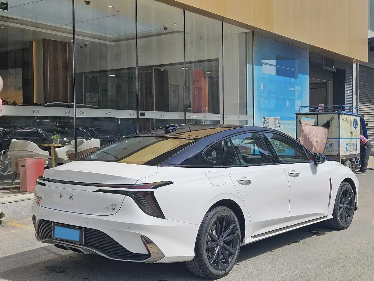 2023 HongQi H6 2.0T 252HP L4 8AT,autocango,china used car exporter,china ev exporter,chinese used car exporter,chinese used ev exporter