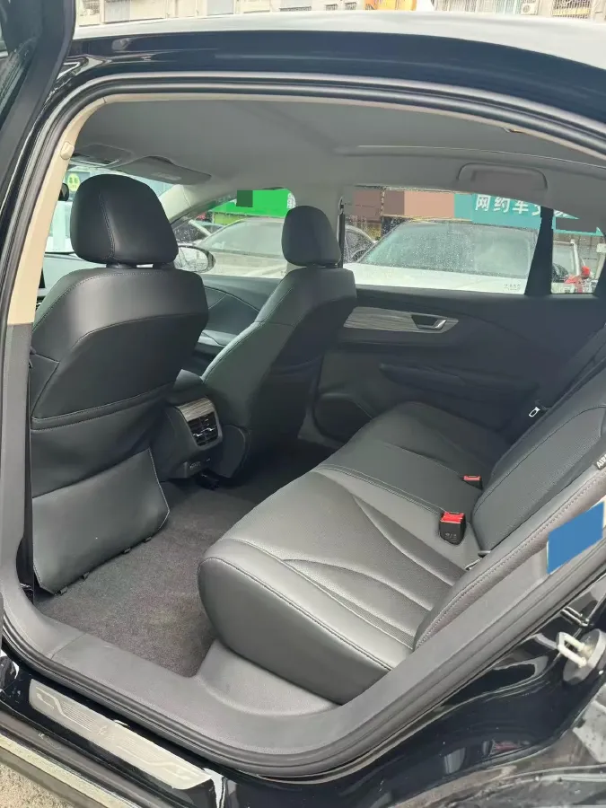 2024 HongQi E-QM5 BEV 60KWH,autocango,china used car exporter,china ev exporter,chinese used car exporter,chinese used ev exporter