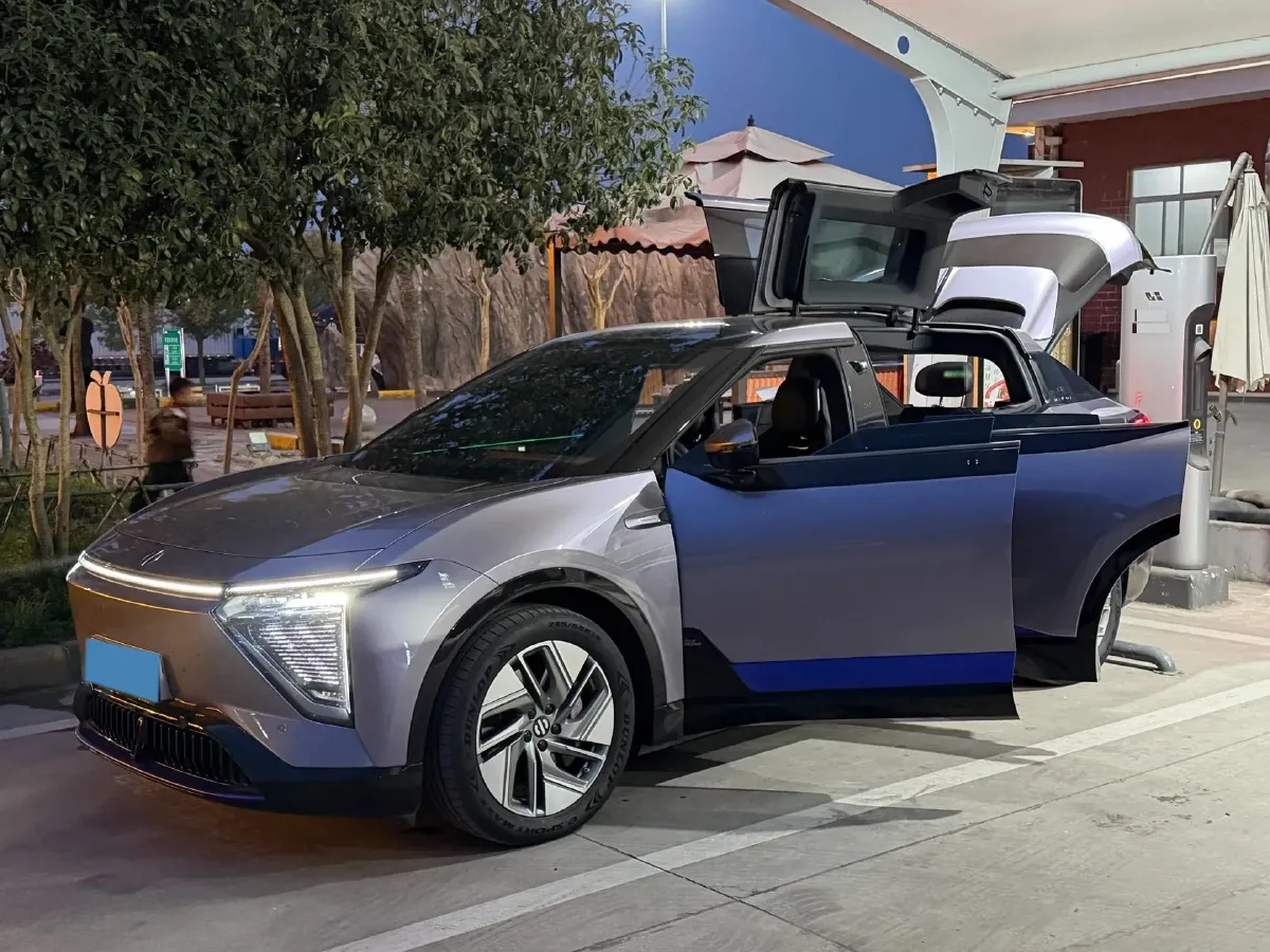 2023 HiPhi Y BEV 76.6KWH,autocango,china used car exporter,china ev exporter,chinese used car exporter,chinese used ev exporter