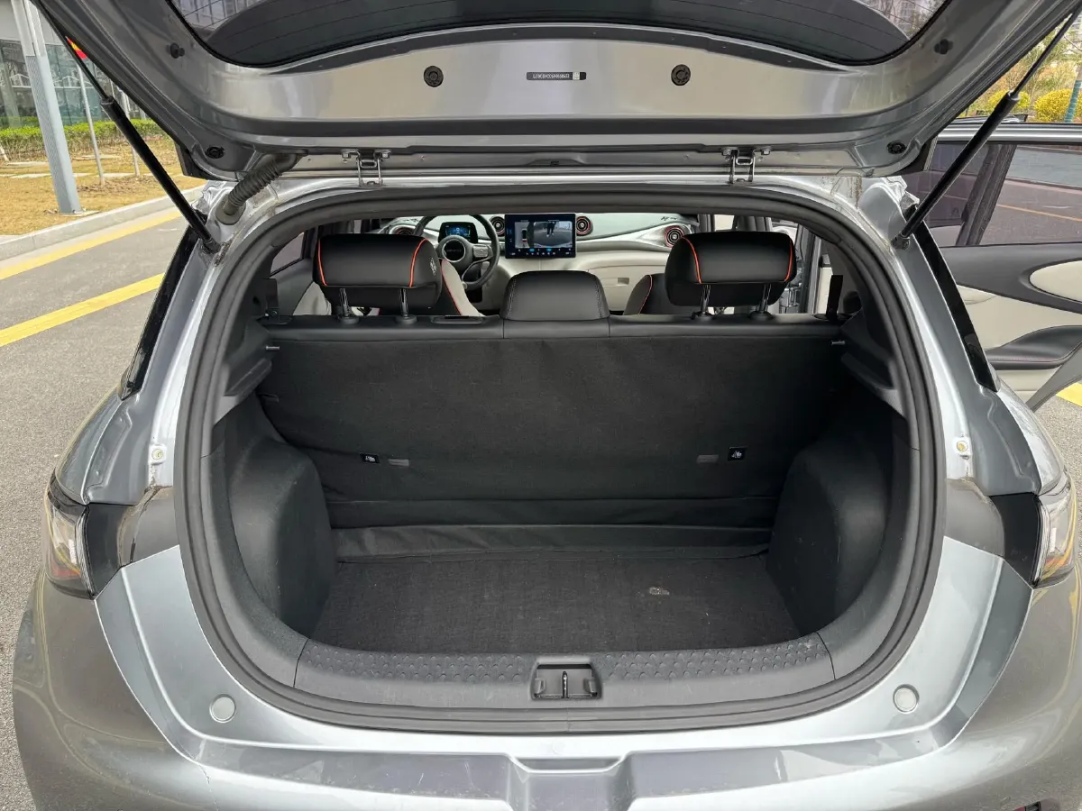 2021 Ford Escort 1.5L 122HP L3 6AT,autocango,china used car exporter,china ev exporter,chinese used car exporter,chinese used ev exporter