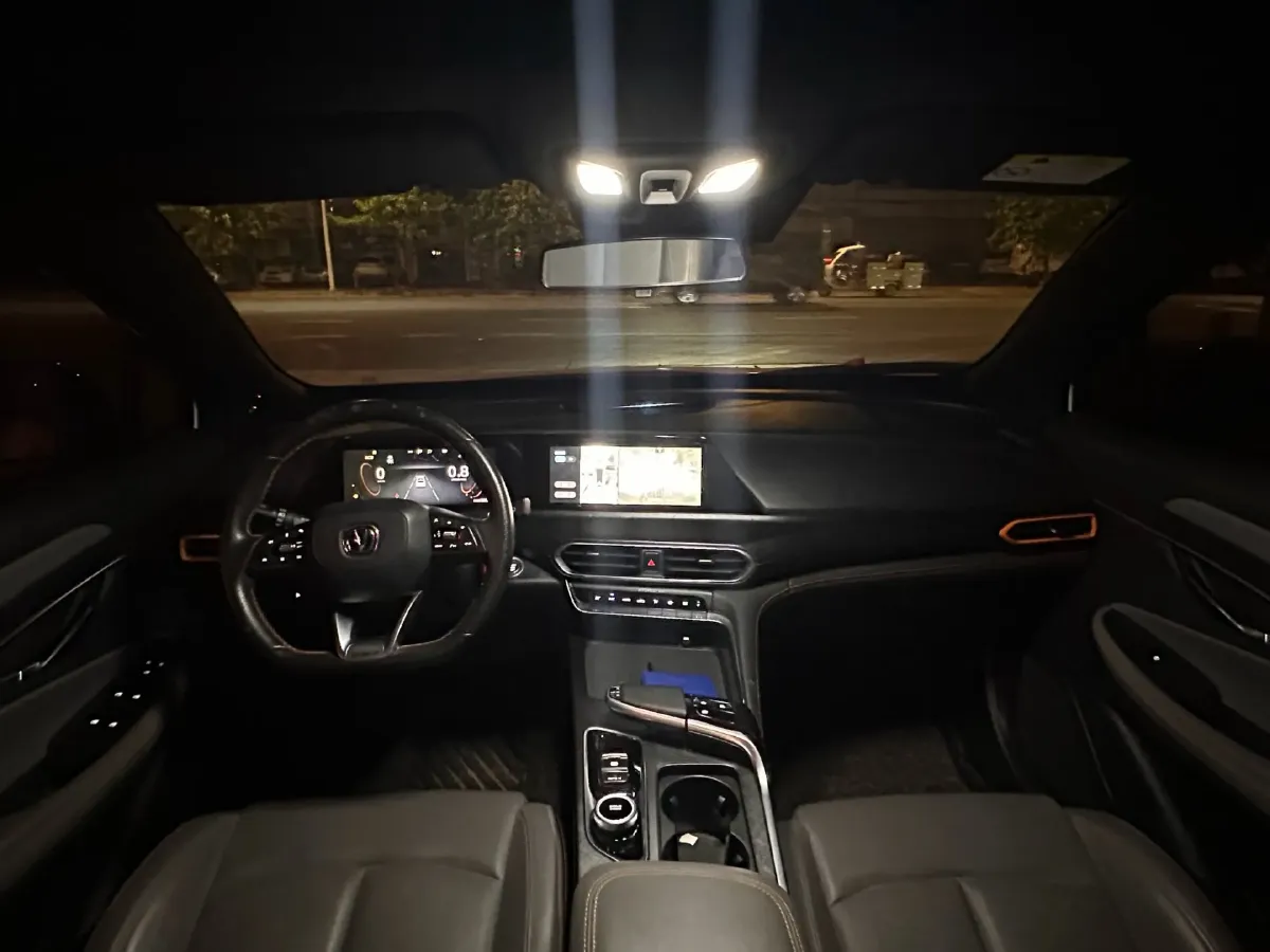 2022 ChangAn UNI-T 1.5T 188HP L4 7DCT,autocango,china used car exporter,china ev exporter,chinese used car exporter,chinese used ev exporter