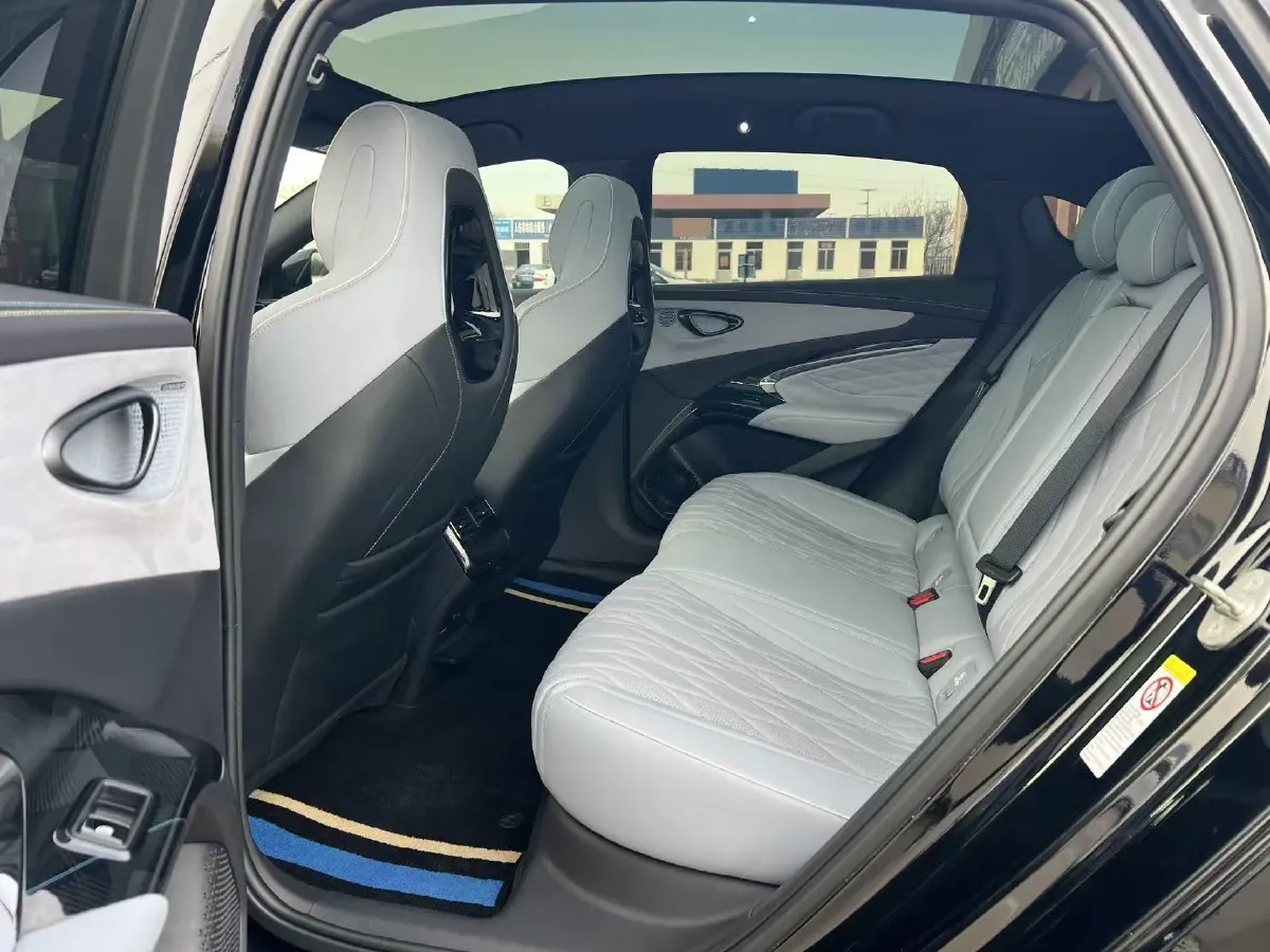 2022 AITO AITO M5 Range Extended 125HP REEV 40KWH,autocango,china used car exporter,china ev exporter,chinese used car exporter,chinese used ev exporter