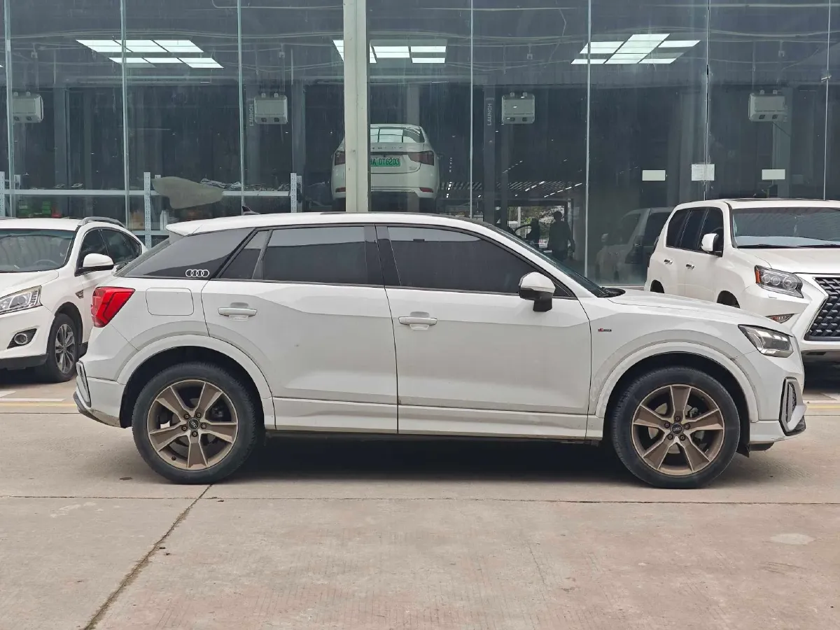 2022 Audi Q2L 1.4T 150HP L4 7DCT,autocango,china used car exporter,china ev exporter,chinese used car exporter,chinese used ev exporter