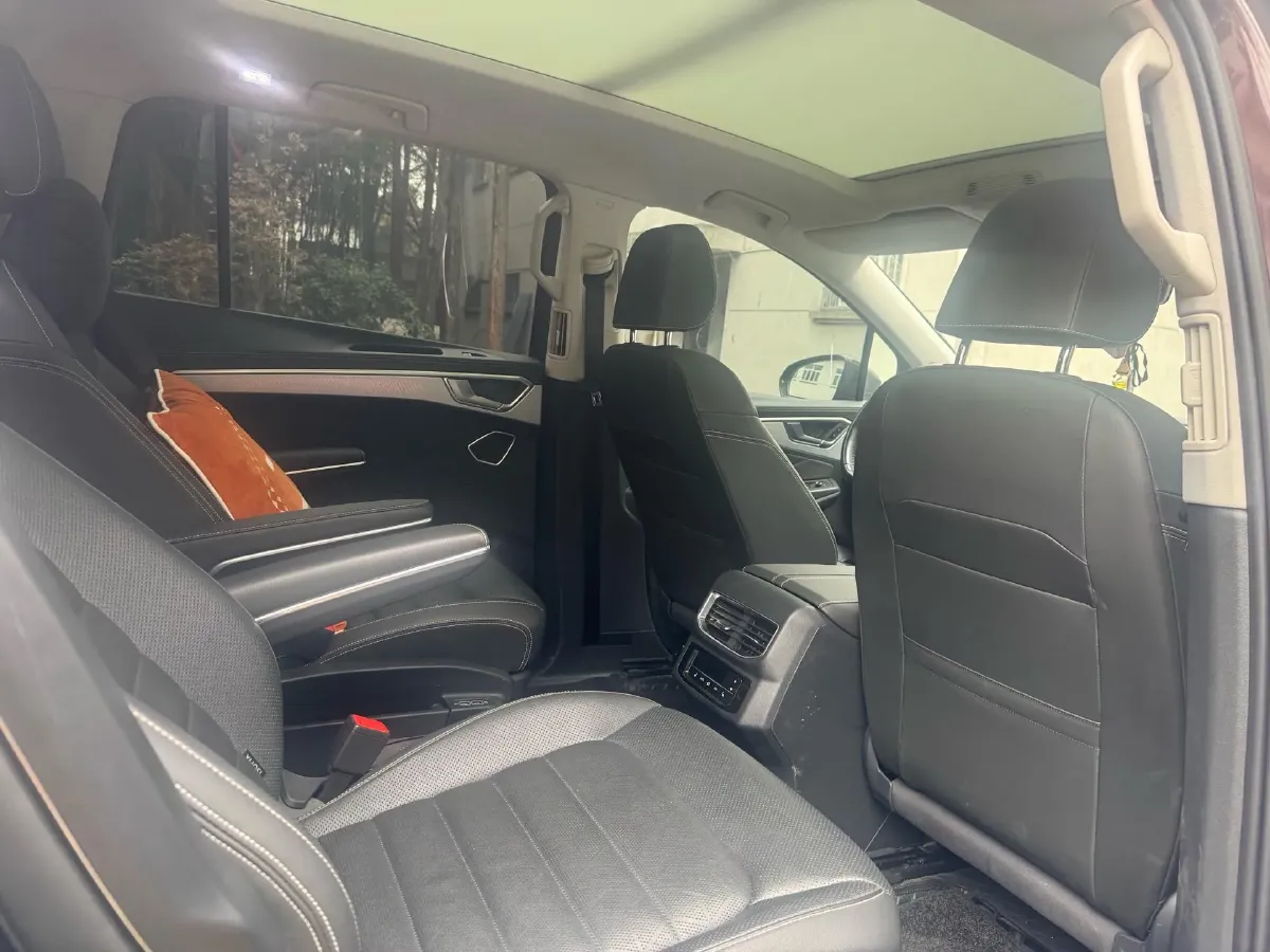 2021 Volkswagen Talagon 2.0T 220HP L4 7DCT,autocango,china used car exporter,china ev exporter,chinese used car exporter,chinese used ev exporter