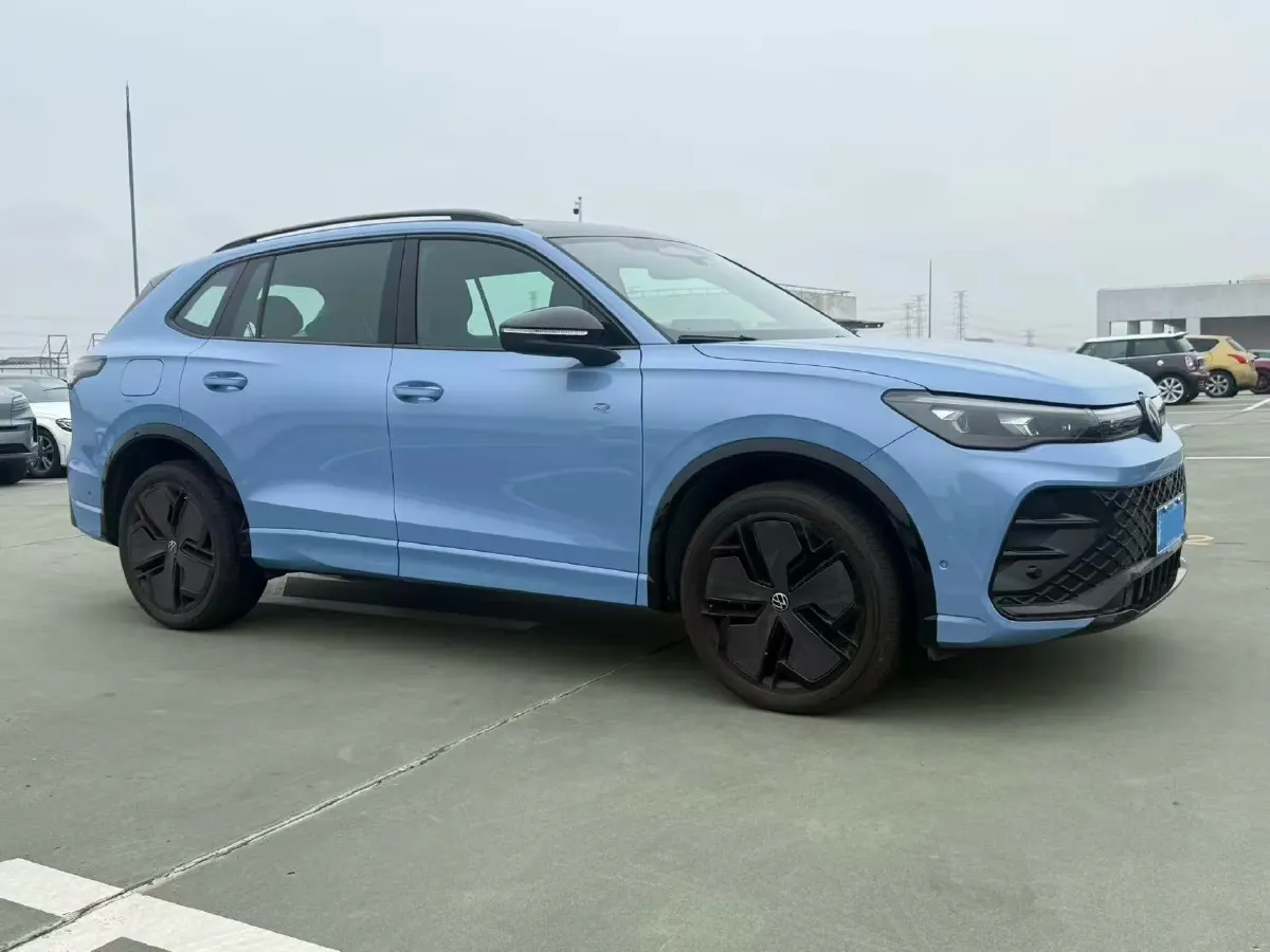 2024 Volkswagen Tiguan L 2.0T 186HP L4 7DCT,autocango,china used car exporter,china ev exporter,chinese used car exporter,chinese used ev exporter