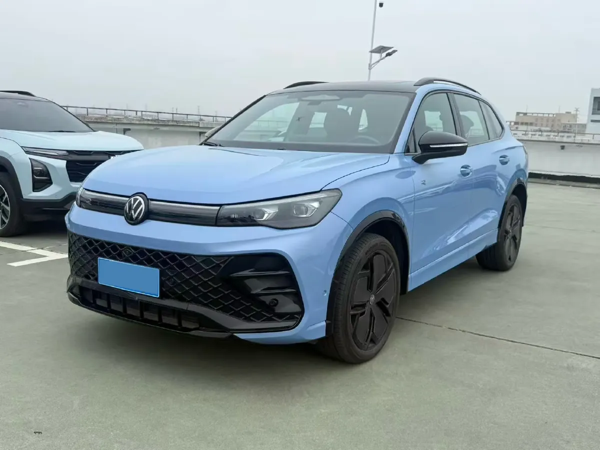 2024 Volkswagen Tiguan L 2.0T 186HP L4 7DCT,autocango,china used car exporter,china ev exporter,chinese used car exporter,chinese used ev exporter