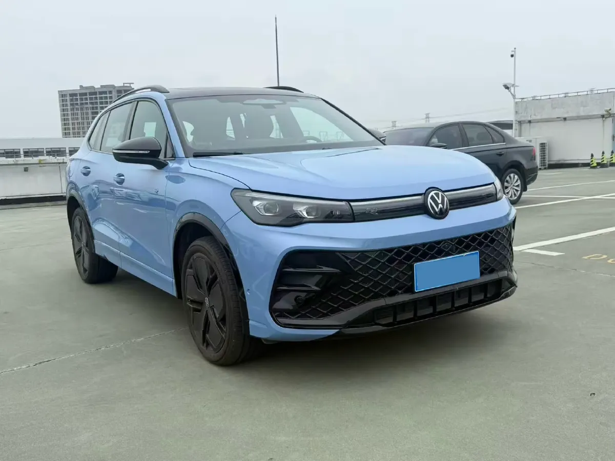 2024 Volkswagen Tiguan L 2.0T 186HP L4 7DCT,autocango,china used car exporter,china ev exporter,chinese used car exporter,chinese used ev exporter