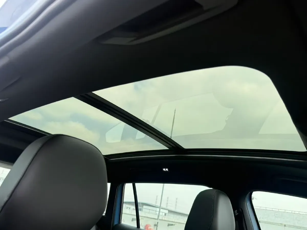 2024 Volkswagen Tiguan L 2.0T 186HP L4 7DCT,autocango,china used car exporter,china ev exporter,chinese used car exporter,chinese used ev exporter