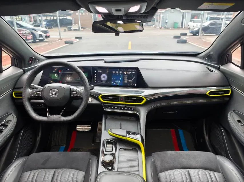 2022 ChangAn UNI-T 1.5T 188HP L4 7DCT,autocango,china used car exporter,china ev exporter,chinese used car exporter,chinese used ev exporter