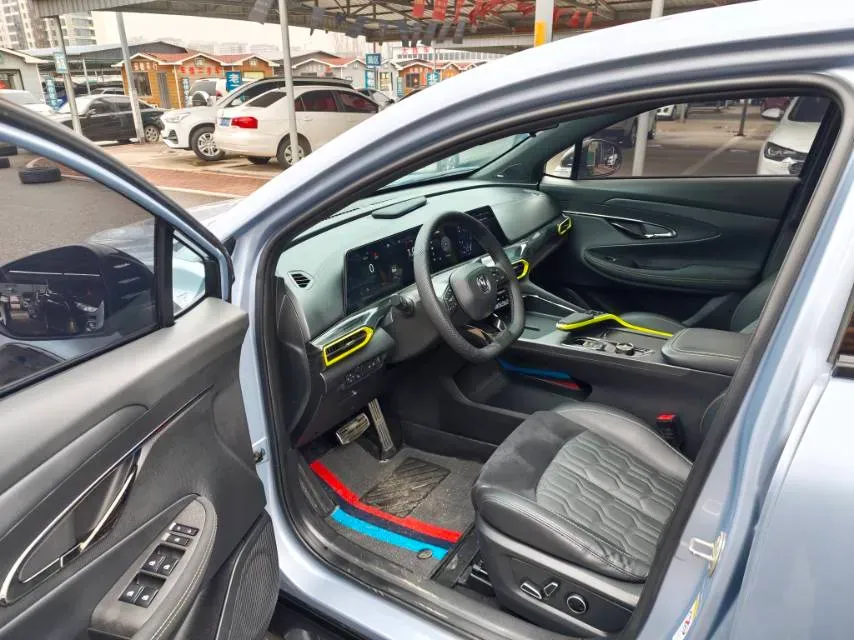 2022 ChangAn UNI-T 1.5T 188HP L4 7DCT,autocango,china used car exporter,china ev exporter,chinese used car exporter,chinese used ev exporter