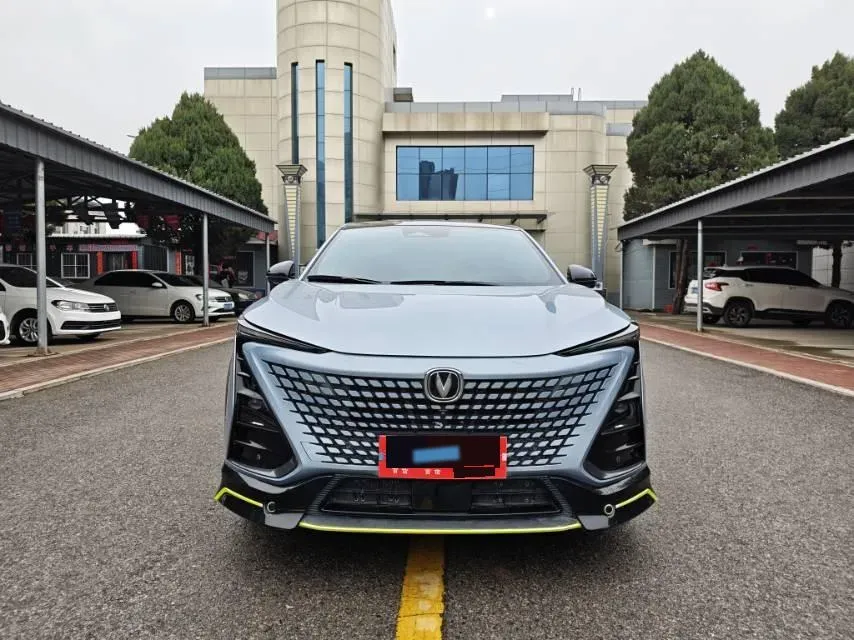 2022 ChangAn UNI-T 1.5T 188HP L4 7DCT,autocango,china used car exporter,china ev exporter,chinese used car exporter,chinese used ev exporter