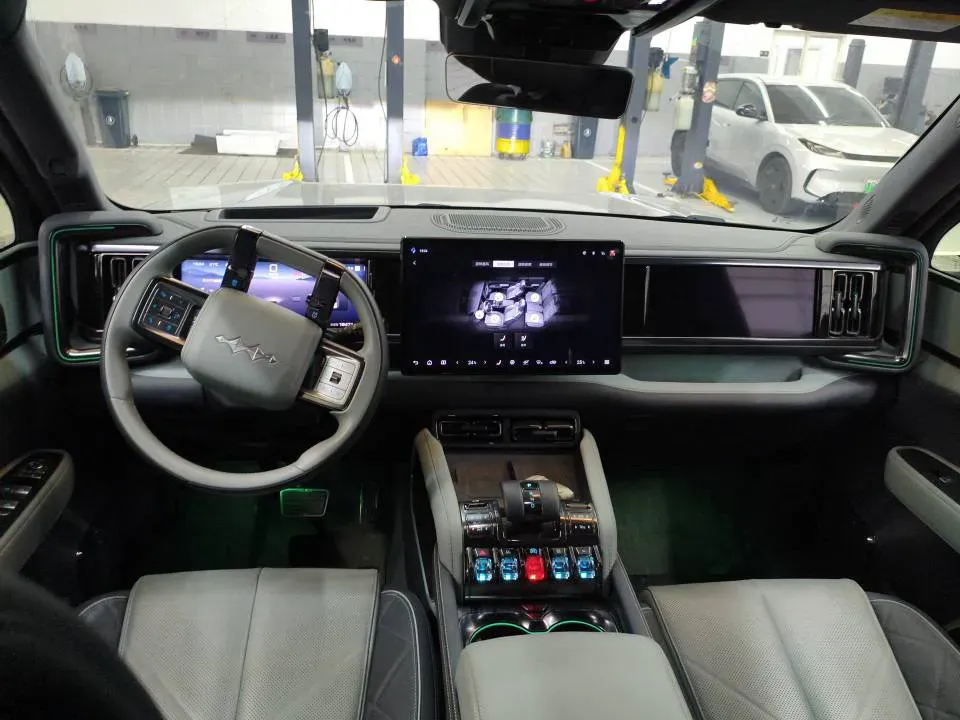 2023 Toyota Crown Kluger 2.5L 189HP L4 E-CVT Hybrid,autocango,china used car exporter,china ev exporter,chinese used car exporter,chinese used ev exporter