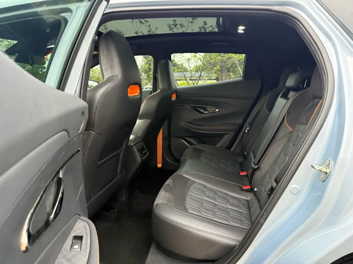 2022 ChangAn UNI-T 1.5T 188HP L4 7DCT,autocango,china used car exporter,china ev exporter,chinese used car exporter,chinese used ev exporter