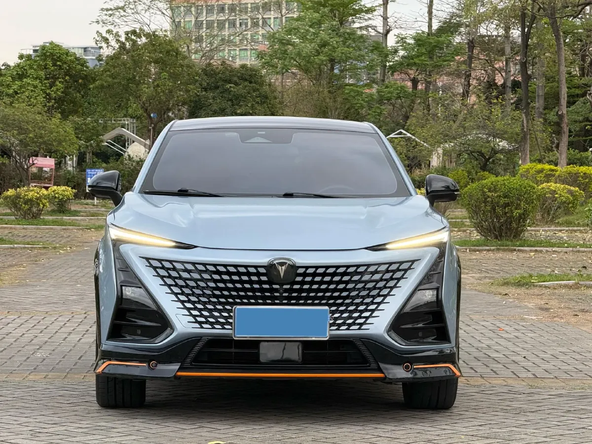 2022 ChangAn UNI-T 1.5T 188HP L4 7DCT,autocango,china used car exporter,china ev exporter,chinese used car exporter,chinese used ev exporter