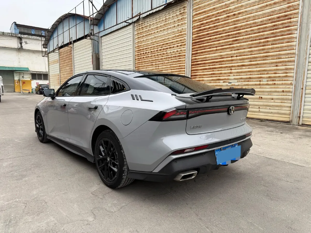 2024 ChangAn UNI-V 1.5T 188HP L4 7DCT,autocango,china used car exporter,china ev exporter,chinese used car exporter,chinese used ev exporter