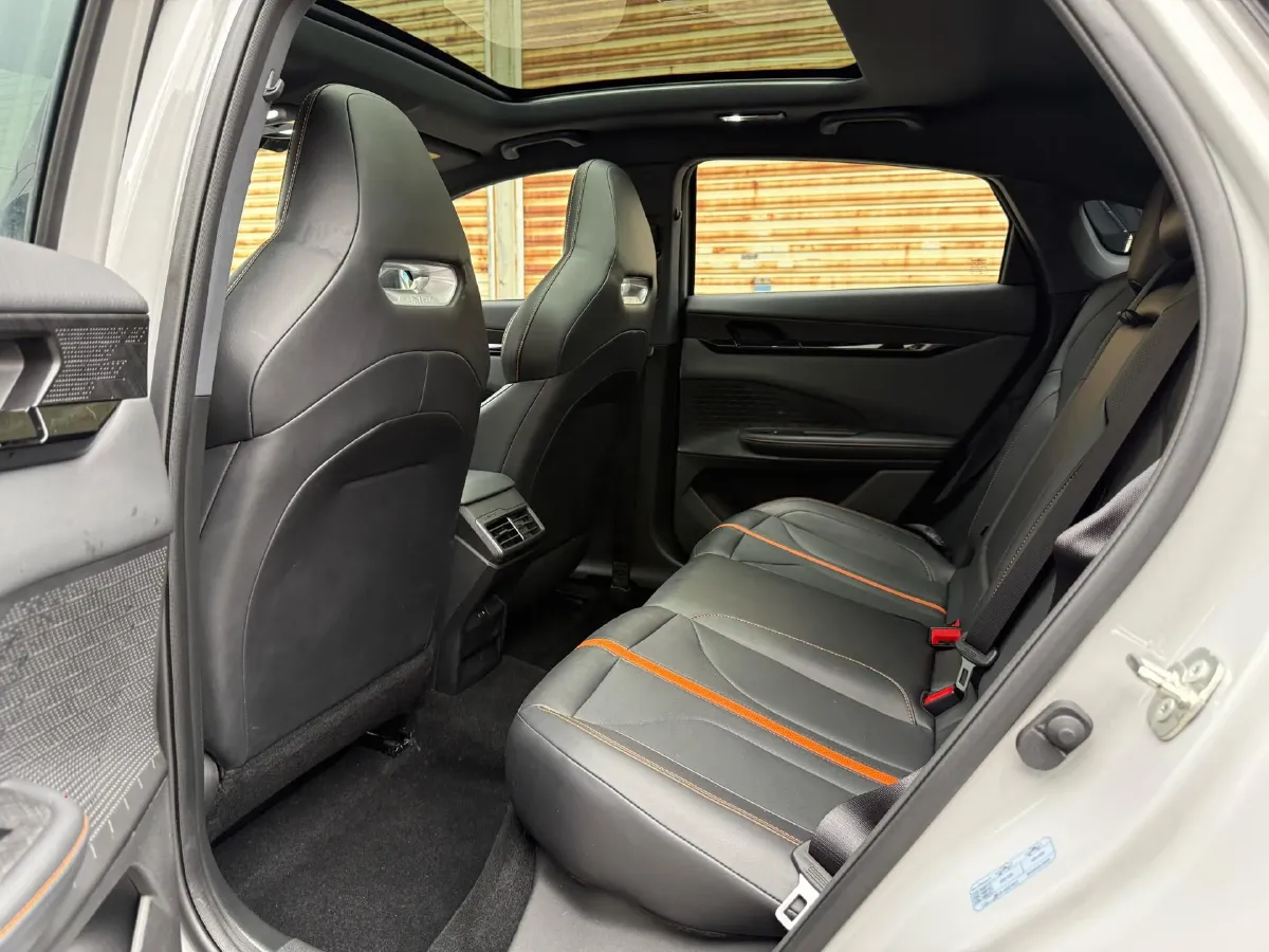 2024 ChangAn UNI-V 1.5T 188HP L4 7DCT,autocango,china used car exporter,china ev exporter,chinese used car exporter,chinese used ev exporter