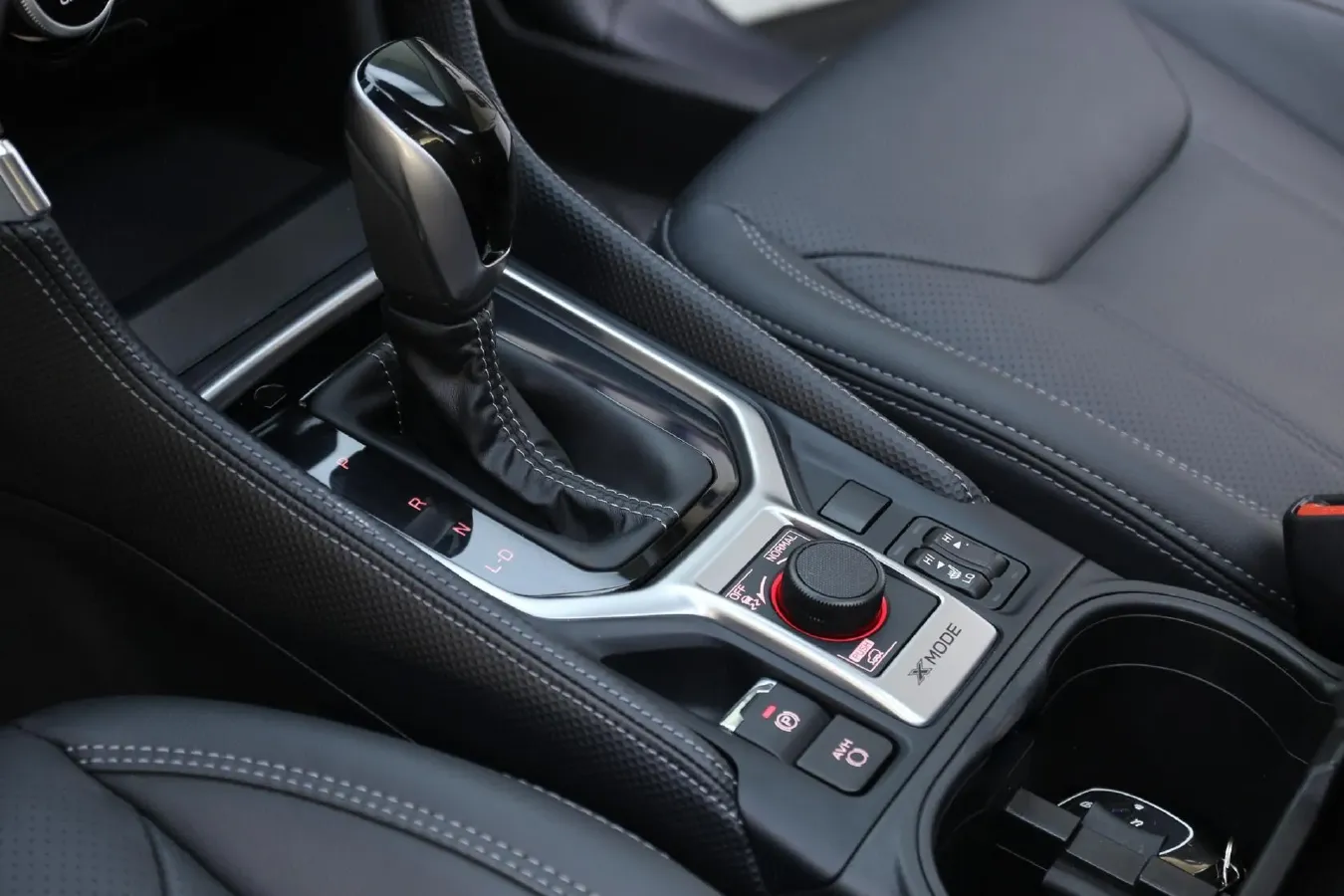 2024 Subaru Forester 2.5L 169HP H4 CVT,autocango,china used car exporter,china ev exporter,chinese used car exporter,chinese used ev exporter