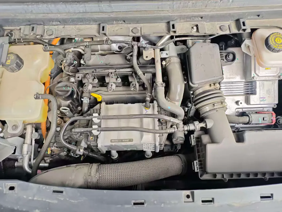 2025 Voyah Dream 1.5T 150HP L4 PHEV 41.7KWH,autocango,china used car exporter,china ev exporter,chinese used car exporter,chinese used ev exporter