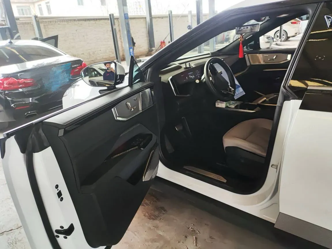 2023 HiPhi Y BEV 115KWH,autocango,china used car exporter,china ev exporter,chinese used car exporter,chinese used ev exporter