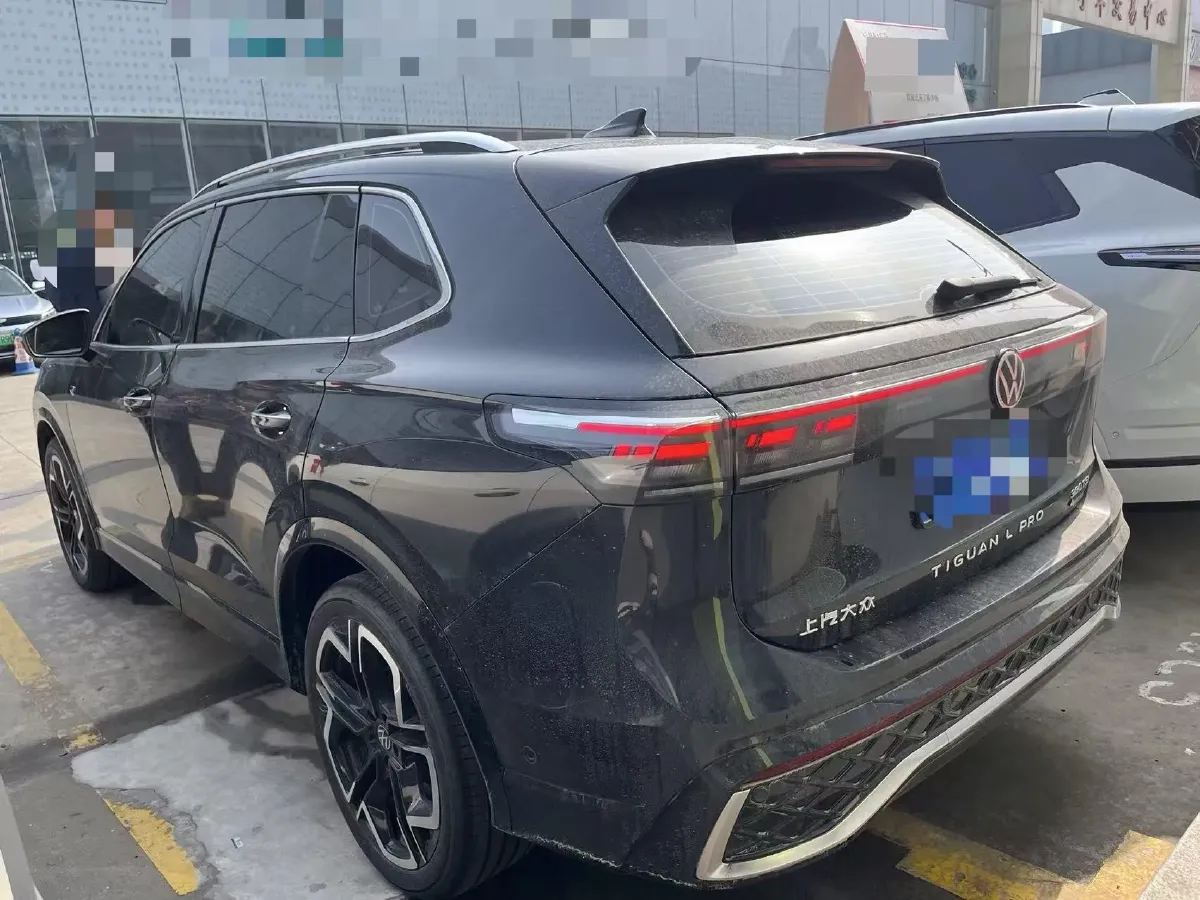 2026 Volkswagen Tiguan L 2.0T 220HP L4 7DCT,autocango,china used car exporter,china ev exporter,chinese used car exporter,chinese used ev exporter