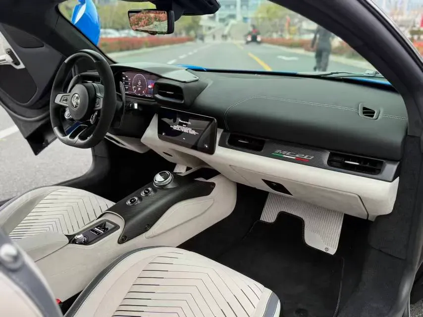 2023 Maserati MC20 3.0T 630HP V6 8DCT,autocango,china used car exporter,china ev exporter,chinese used car exporter,chinese used ev exporter