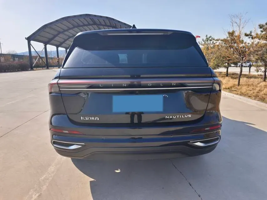 2023 Lincoln Nautilus 2.0T 261HP L4 8AT,autocango,china used car exporter,china ev exporter,chinese used car exporter,chinese used ev exporter