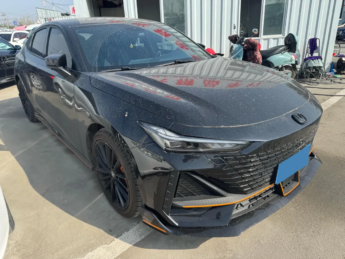 2022 ChangAn UNI-V 1.5T 188HP L4 7DCT,autocango,china used car exporter,china ev exporter,chinese used car exporter,chinese used ev exporter