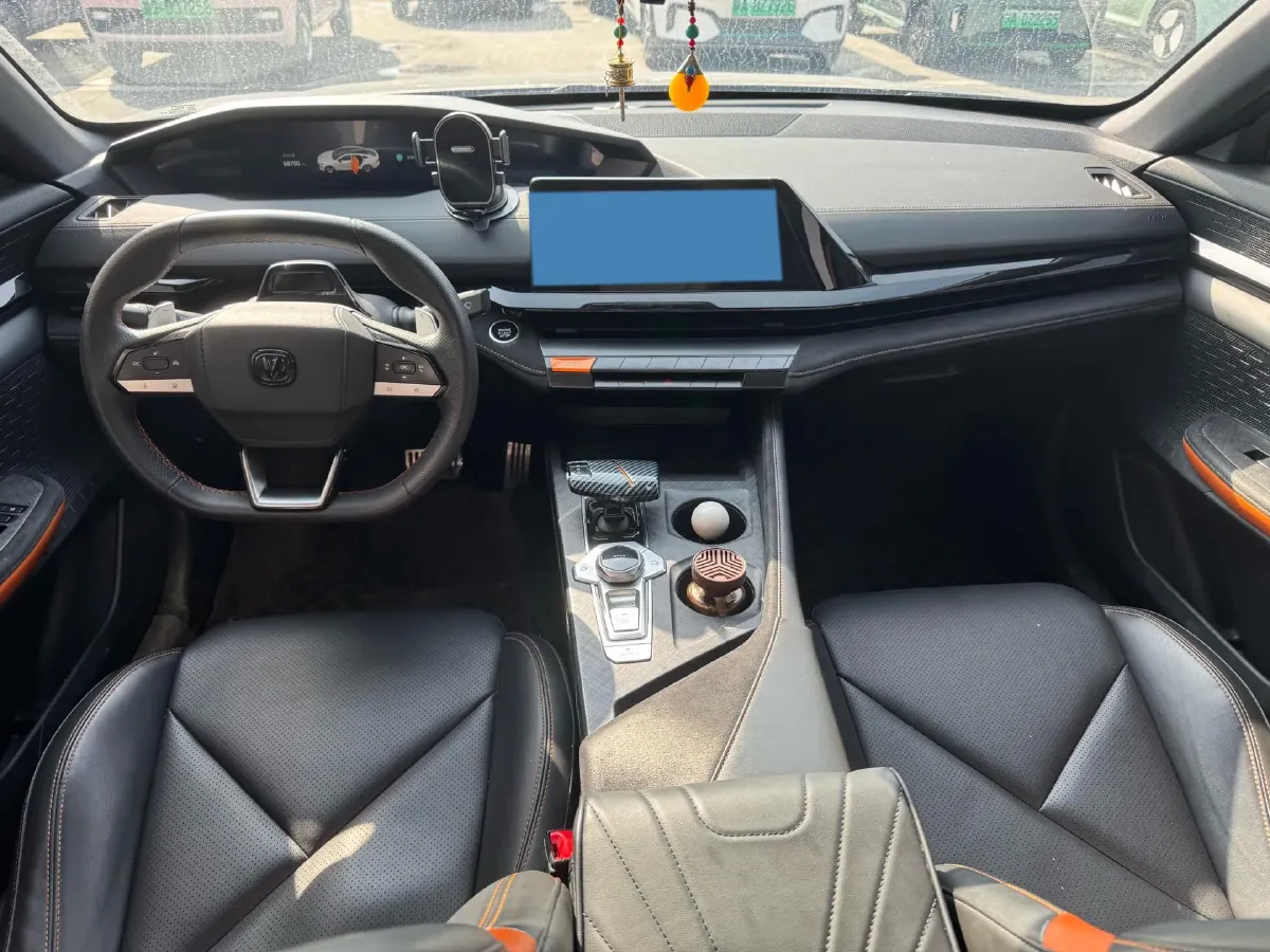 2022 ChangAn UNI-V 1.5T 188HP L4 7DCT,autocango,china used car exporter,china ev exporter,chinese used car exporter,chinese used ev exporter