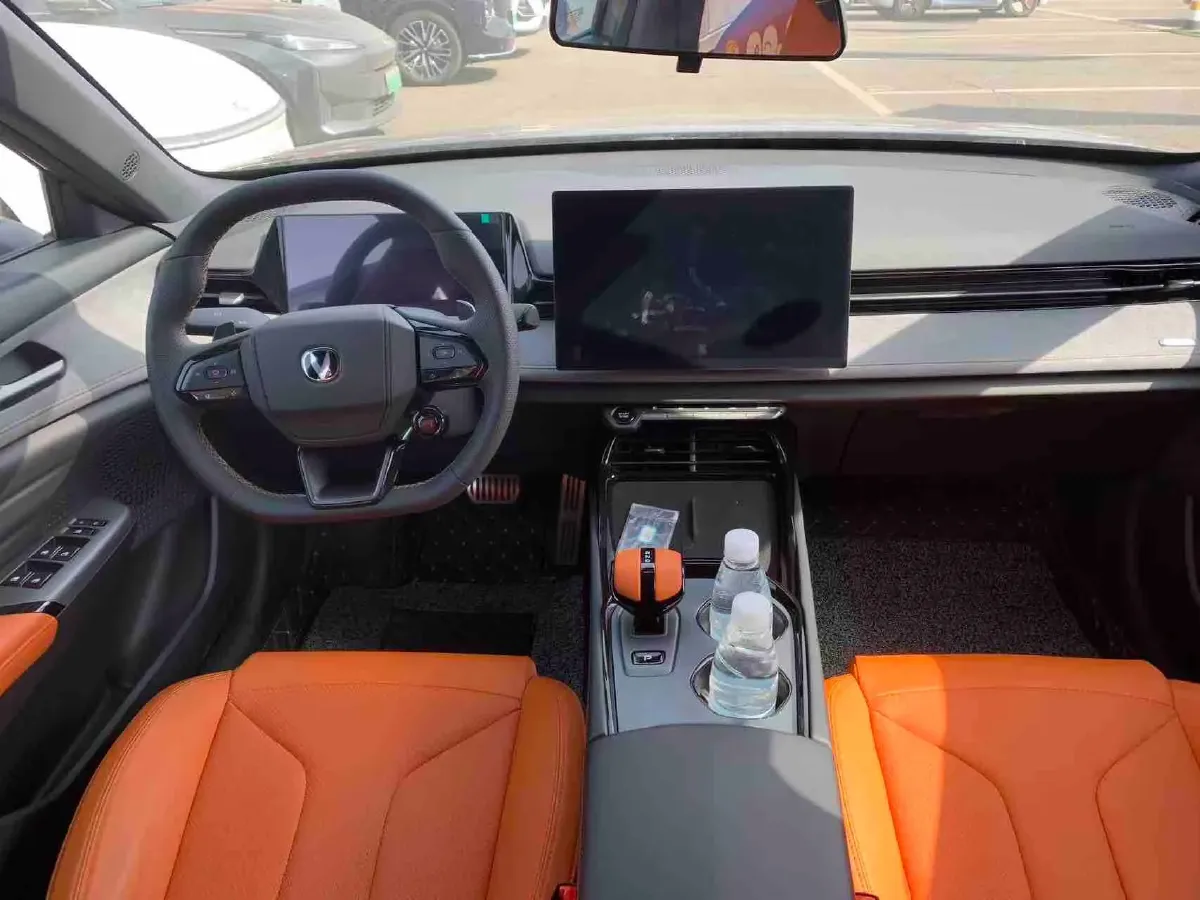 2025 ChangAn UNI-V 2.0T 245HP L4 8AT,autocango,china used car exporter,china ev exporter,chinese used car exporter,chinese used ev exporter