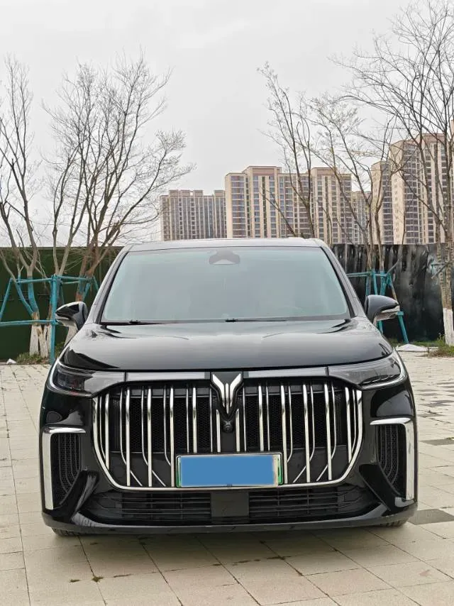 2022 Voyah Dream 1.5T 136HP L4 PHEV 25.57KWH,autocango,china used car exporter,china ev exporter,chinese used car exporter,chinese used ev exporter