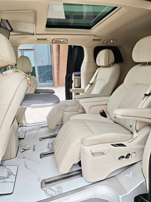 2022 Voyah Dream 1.5T 136HP L4 PHEV 25.57KWH,autocango,china used car exporter,china ev exporter,chinese used car exporter,chinese used ev exporter