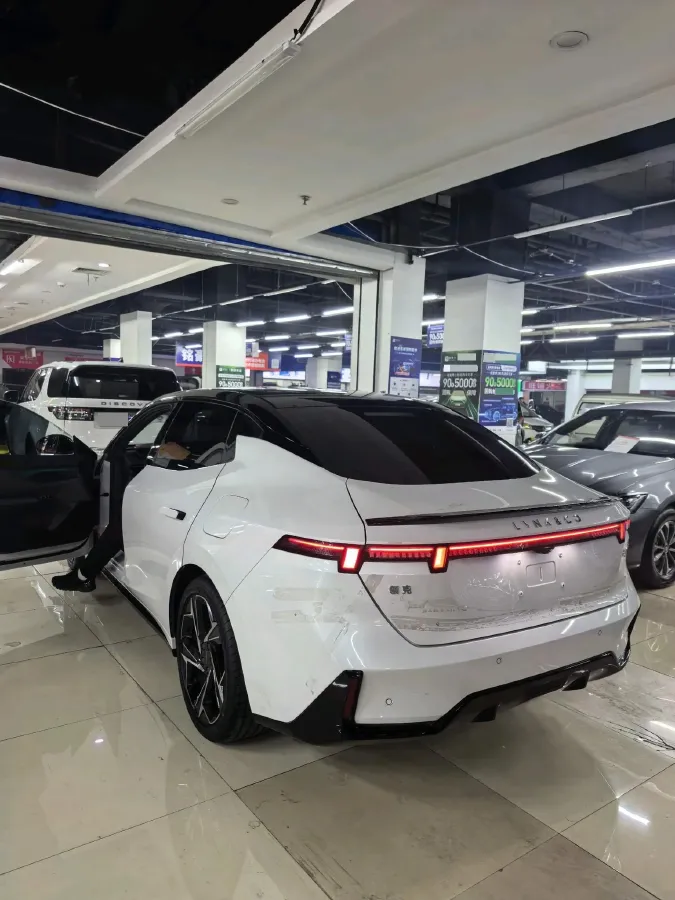 2025 BYD Han 1.5T 156HP L4 E-CVT PHEV,autocango,china used car exporter,china ev exporter,chinese used car exporter,chinese used ev exporter