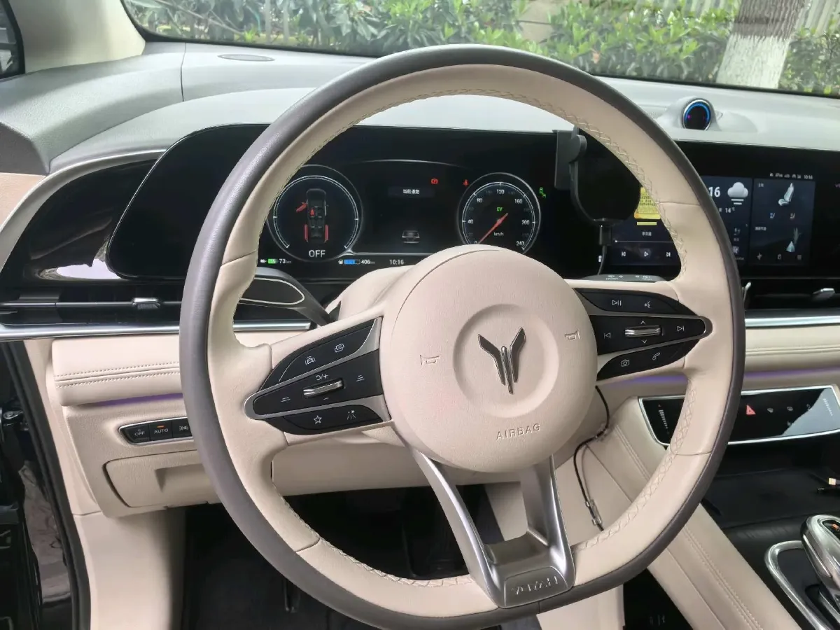 2022 Voyah Dream 1.5T 136HP L4 PHEV 25.57KWH,autocango,china used car exporter,china ev exporter,chinese used car exporter,chinese used ev exporter