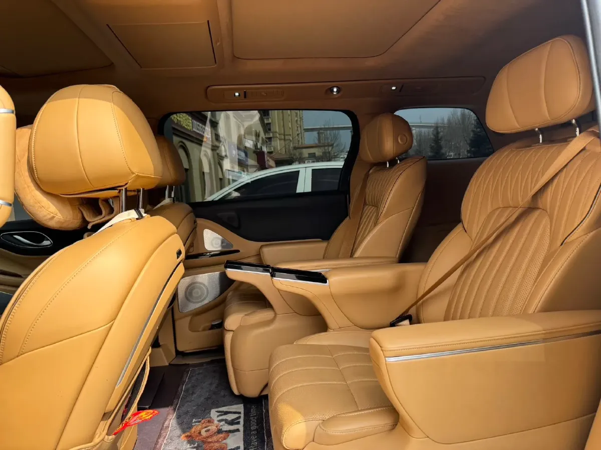 2025 Voyah Dream 1.5T 150HP L4 PHEV 41.7KWH,autocango,china used car exporter,china ev exporter,chinese used car exporter,chinese used ev exporter