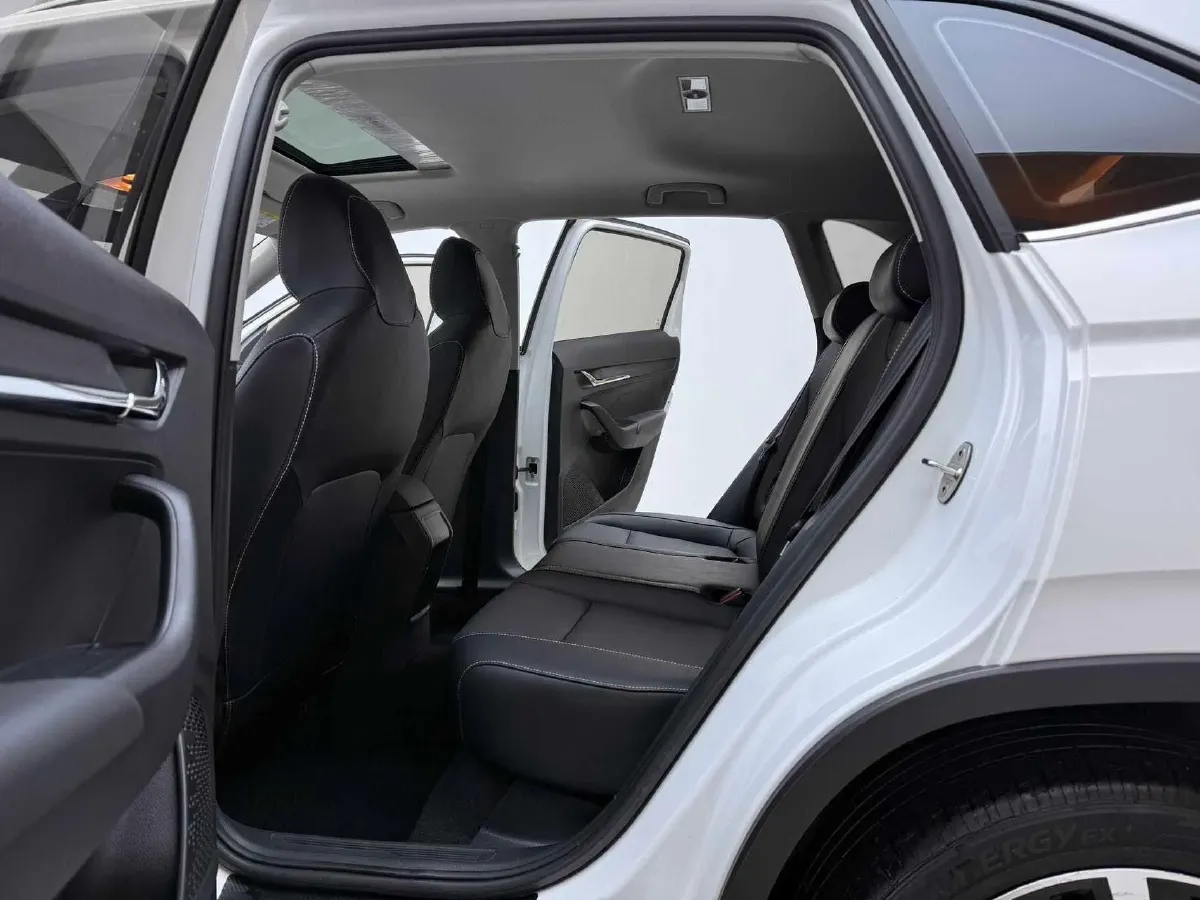 2021 Skoda Kamiq 1.5L 112HP L4 6AT,autocango,china used car exporter,china ev exporter,chinese used car exporter,chinese used ev exporter