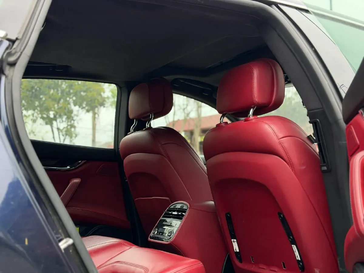 2017 Maserati Quattroporte 3.0T 350HP V6 8AT,autocango,china used car exporter,china ev exporter,chinese used car exporter,chinese used ev exporter