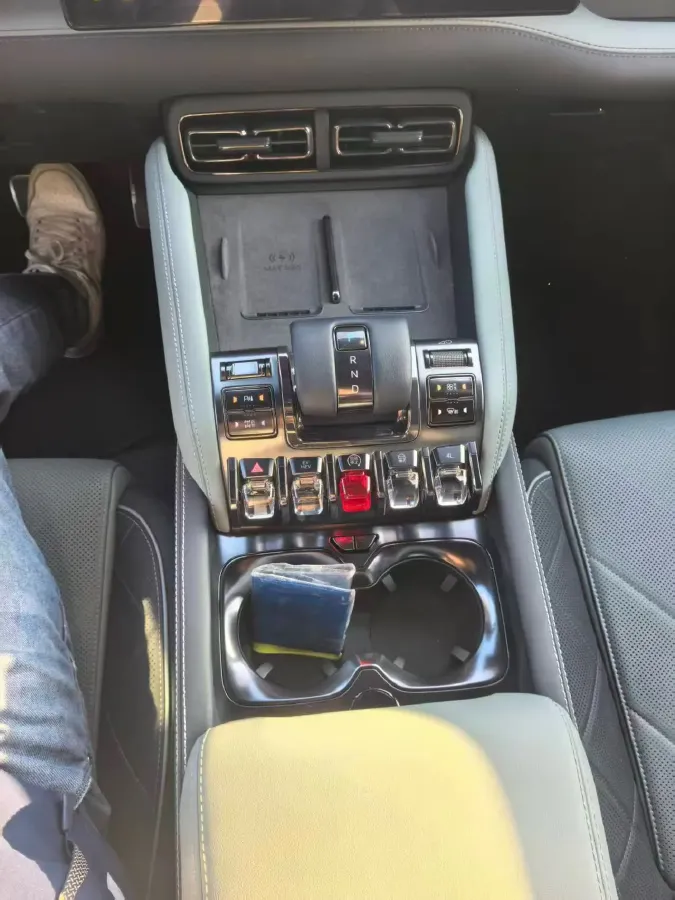 2023 Toyota Crown Kluger 2.5L 189HP L4 E-CVT Hybrid,autocango,china used car exporter,china ev exporter,chinese used car exporter,chinese used ev exporter