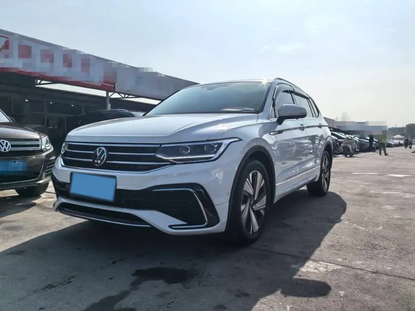 2023 Volkswagen Tiguan L 2.0T 186HP L4 7DCT,autocango,china used car exporter,china ev exporter,chinese used car exporter,chinese used ev exporter