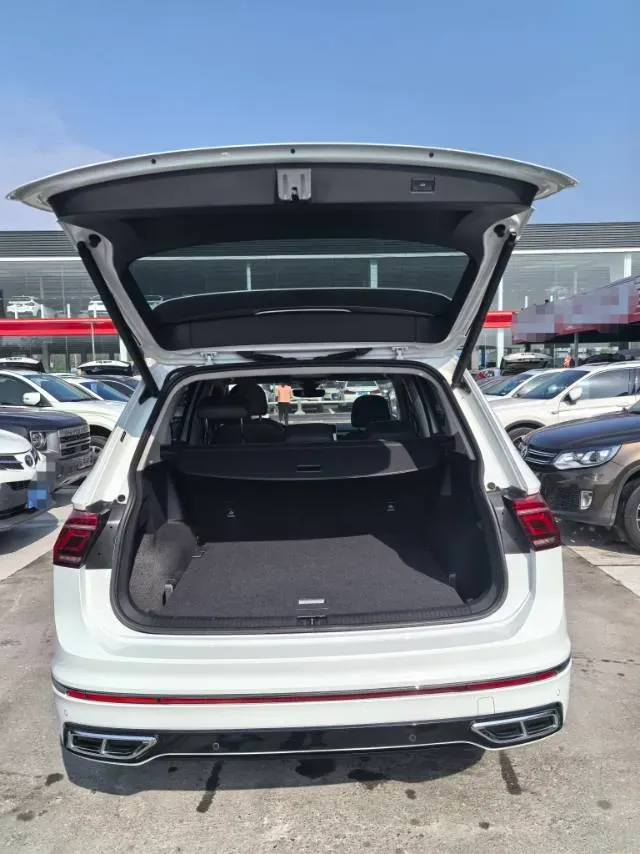 2023 Volkswagen Tiguan L 2.0T 186HP L4 7DCT,autocango,china used car exporter,china ev exporter,chinese used car exporter,chinese used ev exporter