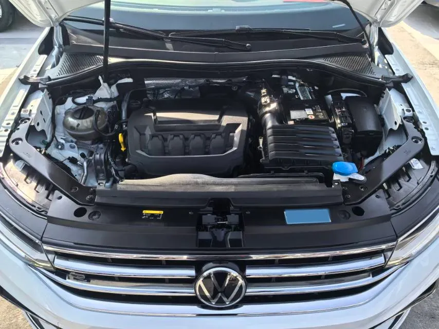 2023 Volkswagen Tiguan L 2.0T 186HP L4 7DCT,autocango,china used car exporter,china ev exporter,chinese used car exporter,chinese used ev exporter