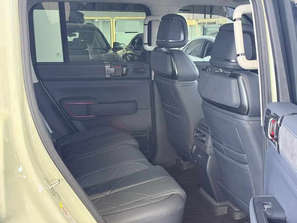 2023 FangChengBao Bao 5 1.5T 194HP L4 E-CVT PHEV 31.8KWH,autocango,china used car exporter,china ev exporter,chinese used car exporter,chinese used ev exporter