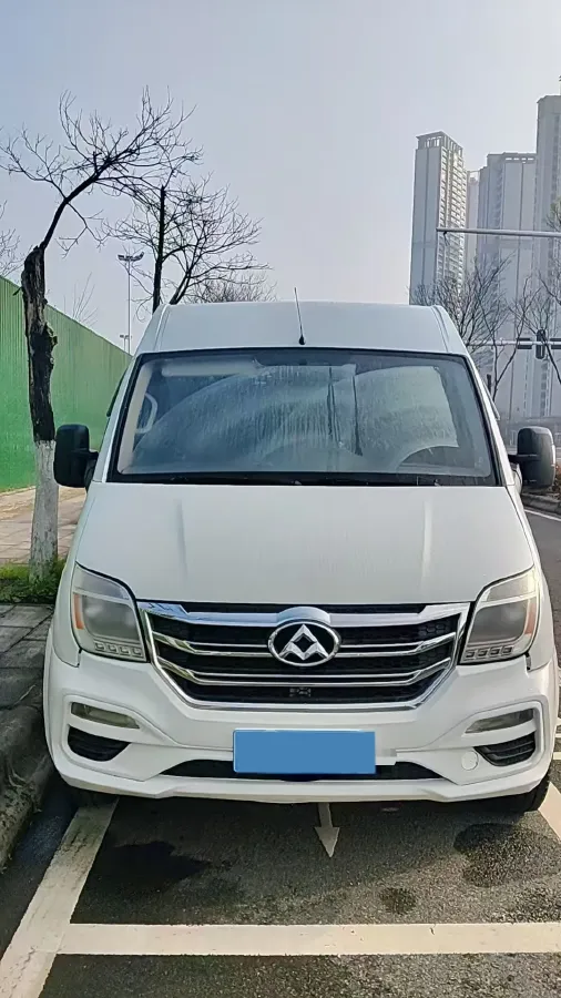 2017 MAXUS XinTu V80 2.5T 136HP L4 6MT,autocango,china used car exporter,china ev exporter,chinese used car exporter,chinese used ev exporter