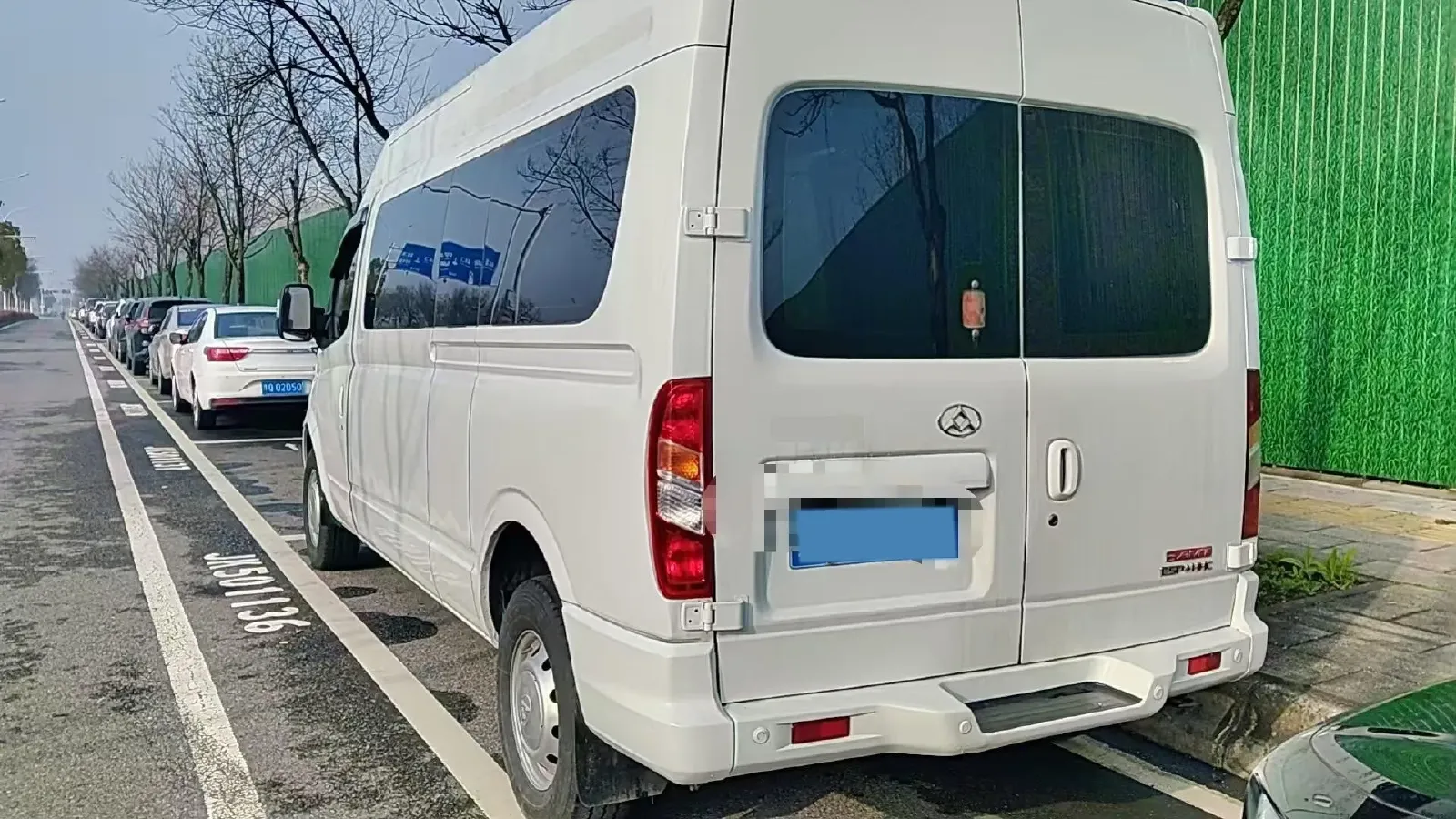 2017 MAXUS XinTu V80 2.5T 136HP L4 6MT,autocango,china used car exporter,china ev exporter,chinese used car exporter,chinese used ev exporter