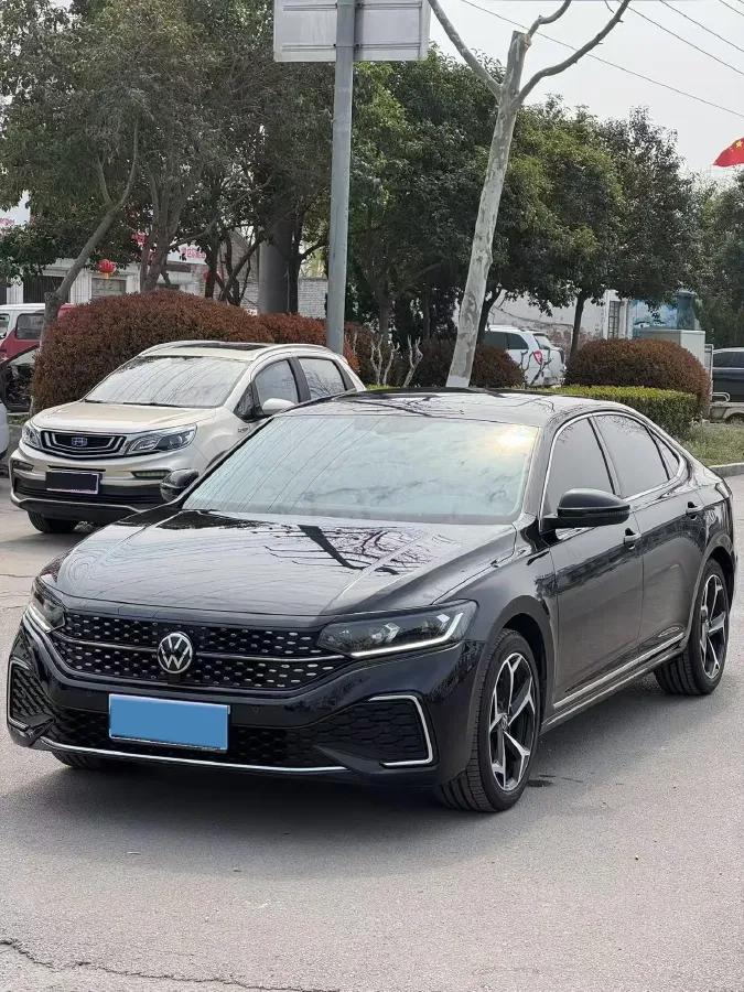2024 Volkswagen Passat 2.0T 220HP L4 7DCT,autocango,china used car exporter,china ev exporter,chinese used car exporter,chinese used ev exporter