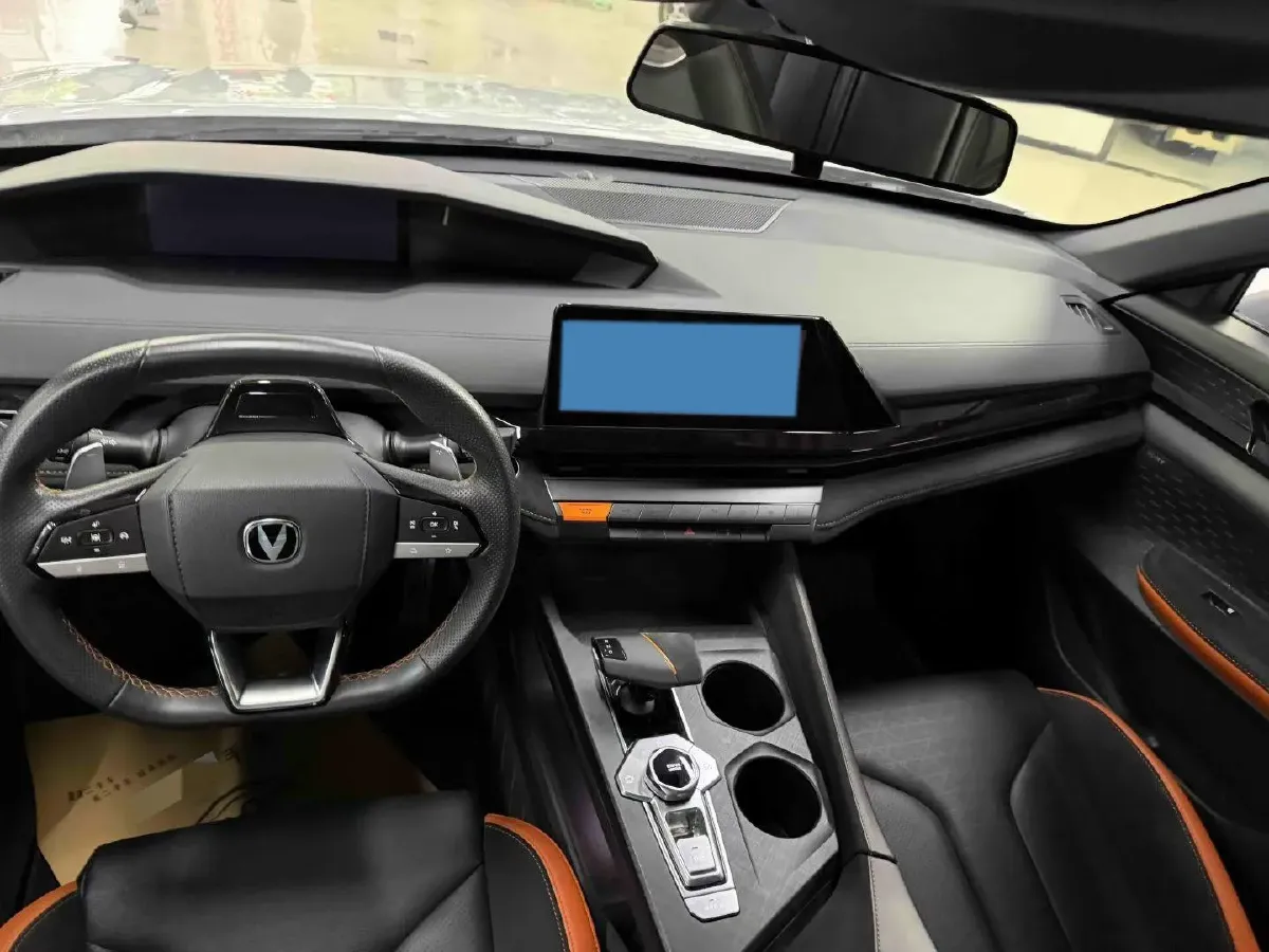 2022 ChangAn UNI-V 2.0T 233HP L4 8AT,autocango,china used car exporter,china ev exporter,chinese used car exporter,chinese used ev exporter