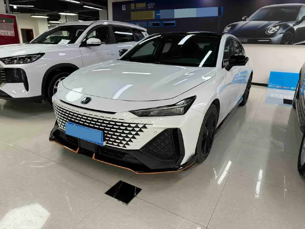2022 ChangAn UNI-V 2.0T 233HP L4 8AT,autocango,china used car exporter,china ev exporter,chinese used car exporter,chinese used ev exporter